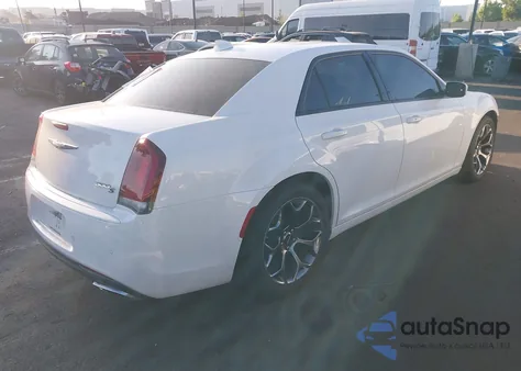 2015 Chrysler 300 S z USA, uszkodzony, nr VIN 2C3CCABG3FH921903